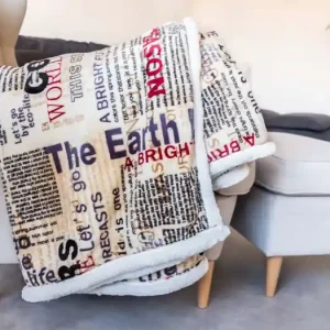 Sezónní Sleva Beránková deka mikroplyš 150 × 200 cm – Newspaper