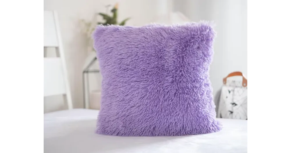 Pouze Dnes Chlupatý povlak na polštářek Agnello/Lotus 45 × 45 cm – světle fialový