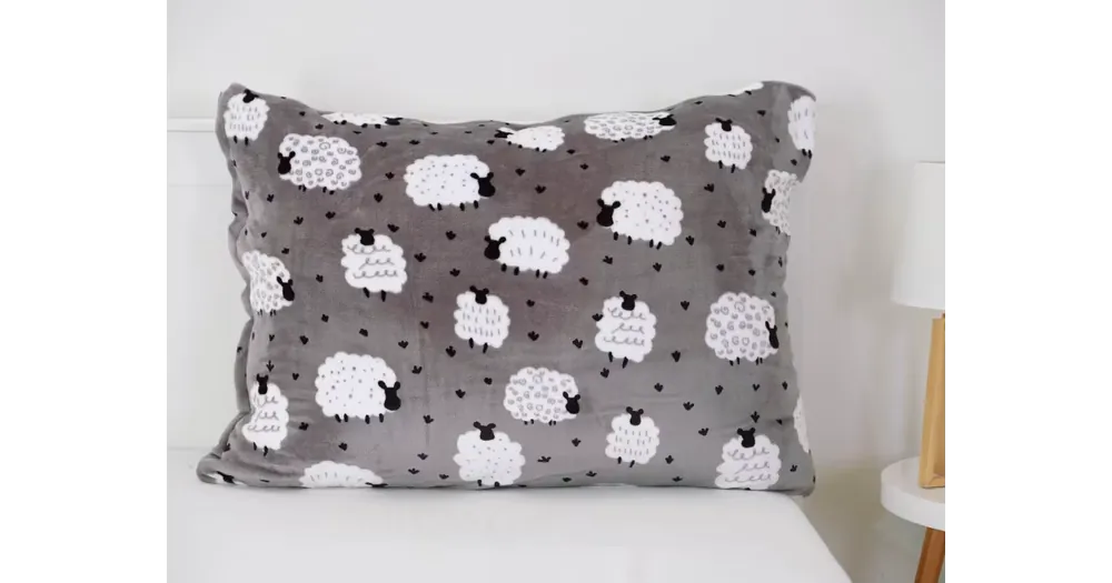 II. Jakost Povlak na polštář mikroplyš 70 x 90 cm - Ovečky Vrácení Zdarma