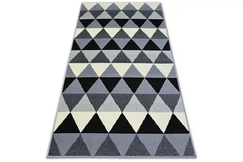Koberec BCF BASE TRIANGLES 3813 TROJÚHELNÍKY černý/šedý Kup Teď