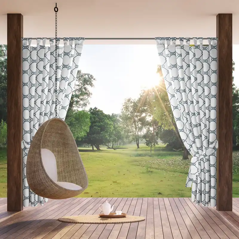 Cenově Výhodný Hotový závěs GARDEN 16 bílý / granátový - na průchodkách