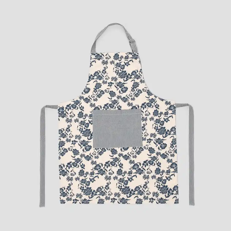 Kuchyňská zástěra FLORAL HAMPTONS s květinami 740909 Super Cena