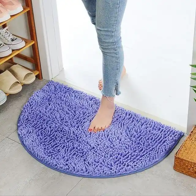 Pouze Dnes Fialová půlkruhová předložka do koupelny